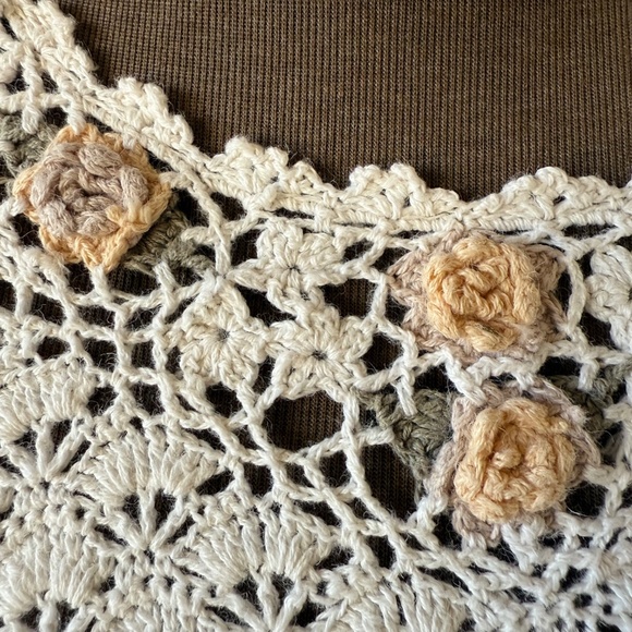 Beautiful vintage Hand-crocheted top in soft ivory/cream - Picture 6 of 8